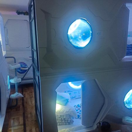 Panda Victor Space Capsule Hostel-Neo Nomad เบลเกรด ภายนอก รูปภาพ