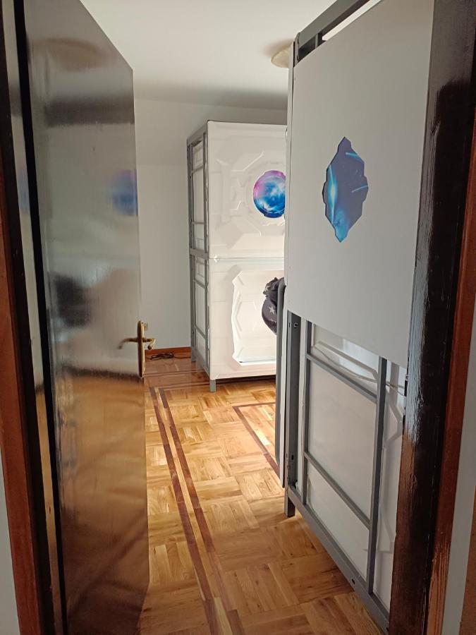 Panda Victor Space Capsule Hostel-Neo Nomad เบลเกรด ภายนอก รูปภาพ