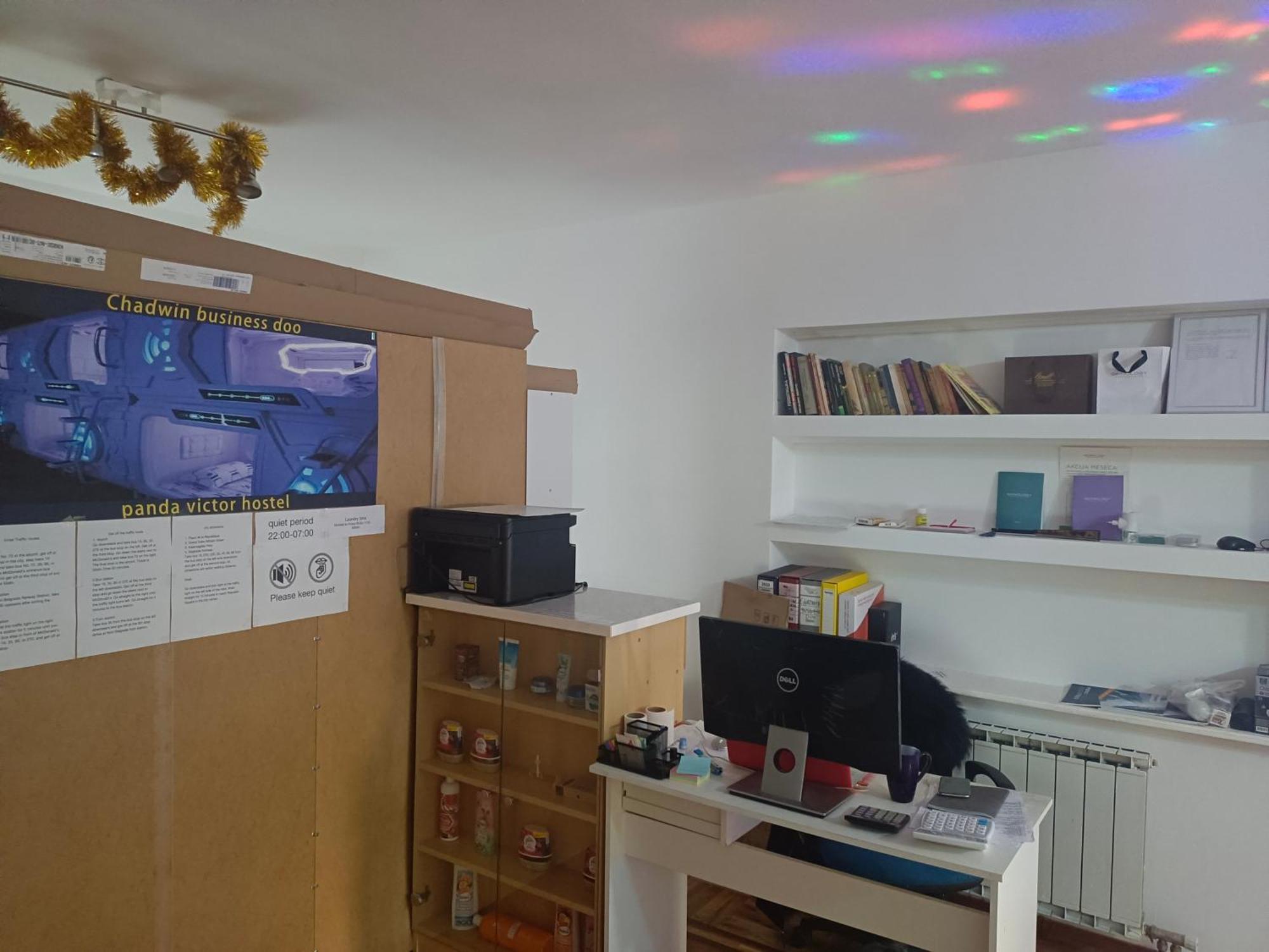 Panda Victor Space Capsule Hostel-Neo Nomad เบลเกรด ภายนอก รูปภาพ