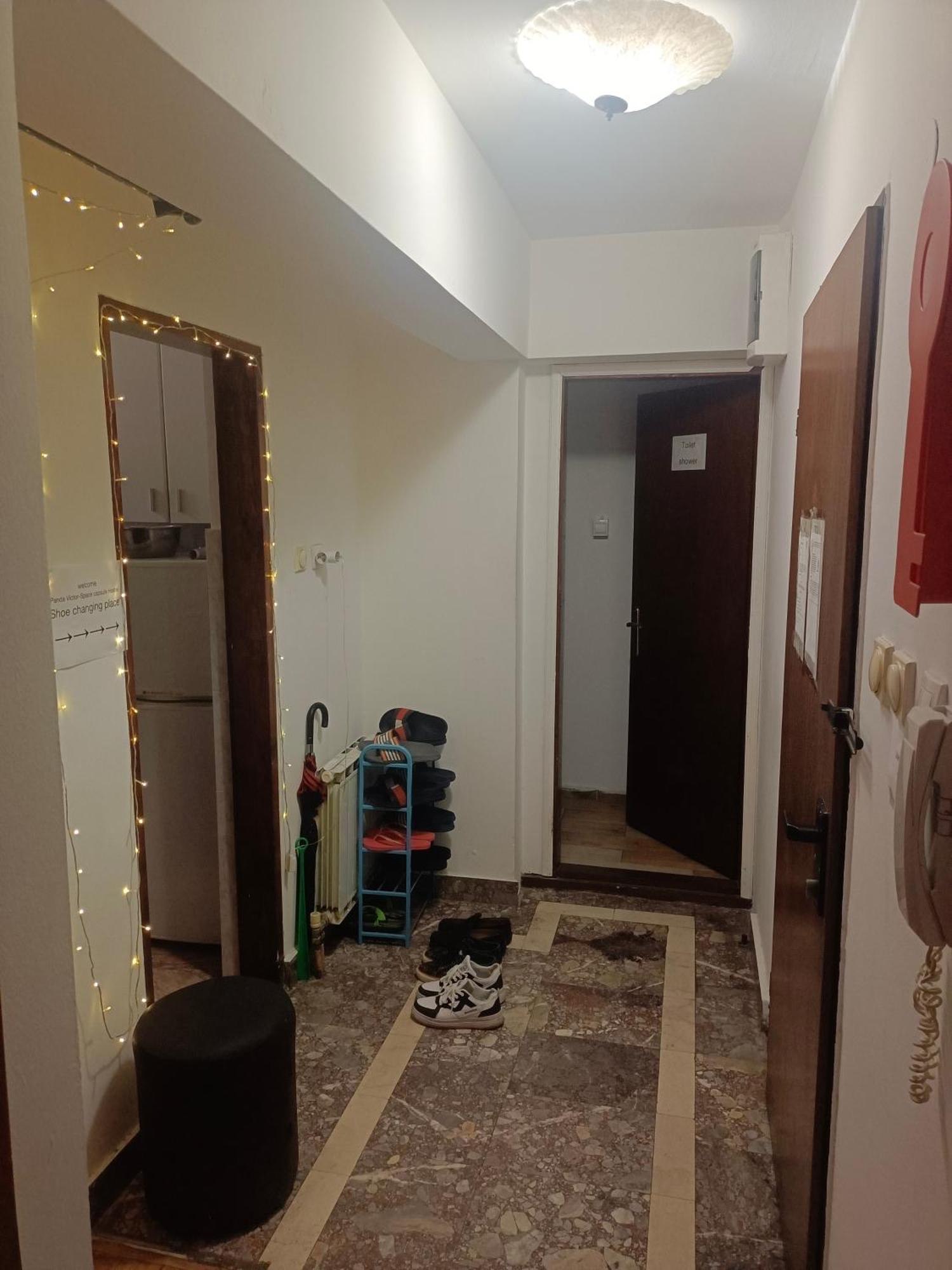 Panda Victor Space Capsule Hostel-Neo Nomad เบลเกรด ภายนอก รูปภาพ